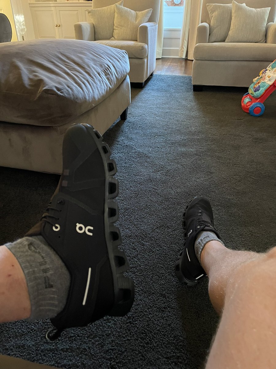 xceedtraining24's tweet photo. @brittd03 @on_running Time to get on the road hey @brittd03 https://t.co/CKFPwI2QgI