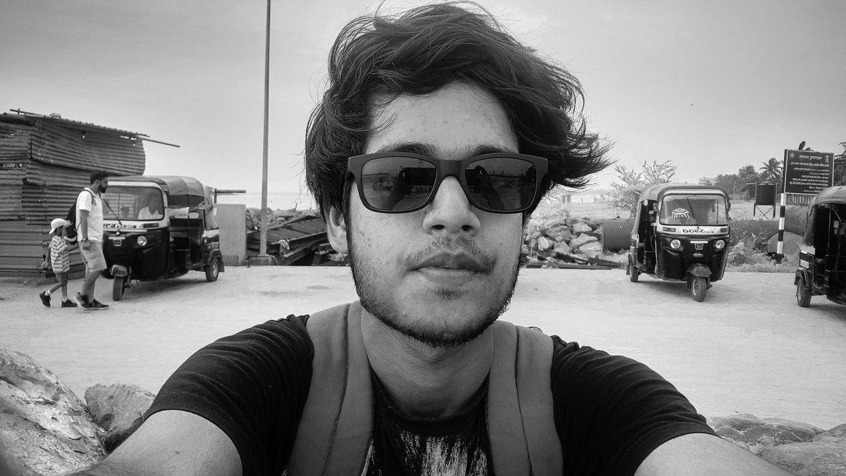 technoyupp's tweet photo. / sath / hath / ek sath / beach pe

#bombay #mumbai #beach #love #family #bond #standalone https://t.co/vpNNhe0D7Q