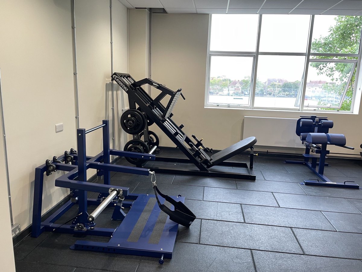 … Complete.

The design and construction of this gym has been an incredible experience, couldn’t be happier with the final product.