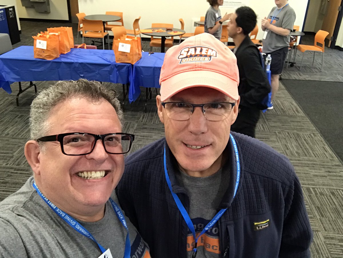 Prez &amp; Prov in the house, ready to head off for this year’s <a href="/SalemState/">Salem State</a> 1st student Day of Service! I’ll be with a team at @NorthShoreAGLY this morning.
We are #movingforward and #givingback. <a href="/SalemStateCCE/">Salem State Center for Civic Engagement</a> @SalemStateAlum <a href="/MayorDriscoll/">Clowfoe</a> <a href="/PaulTuckerSalem/">Paul Tucker</a> <a href="/SenJoanLovely/">Sen. Joan B. Lovely</a> <a href="/MassDHE/">MA Dept of Higher Ed</a>