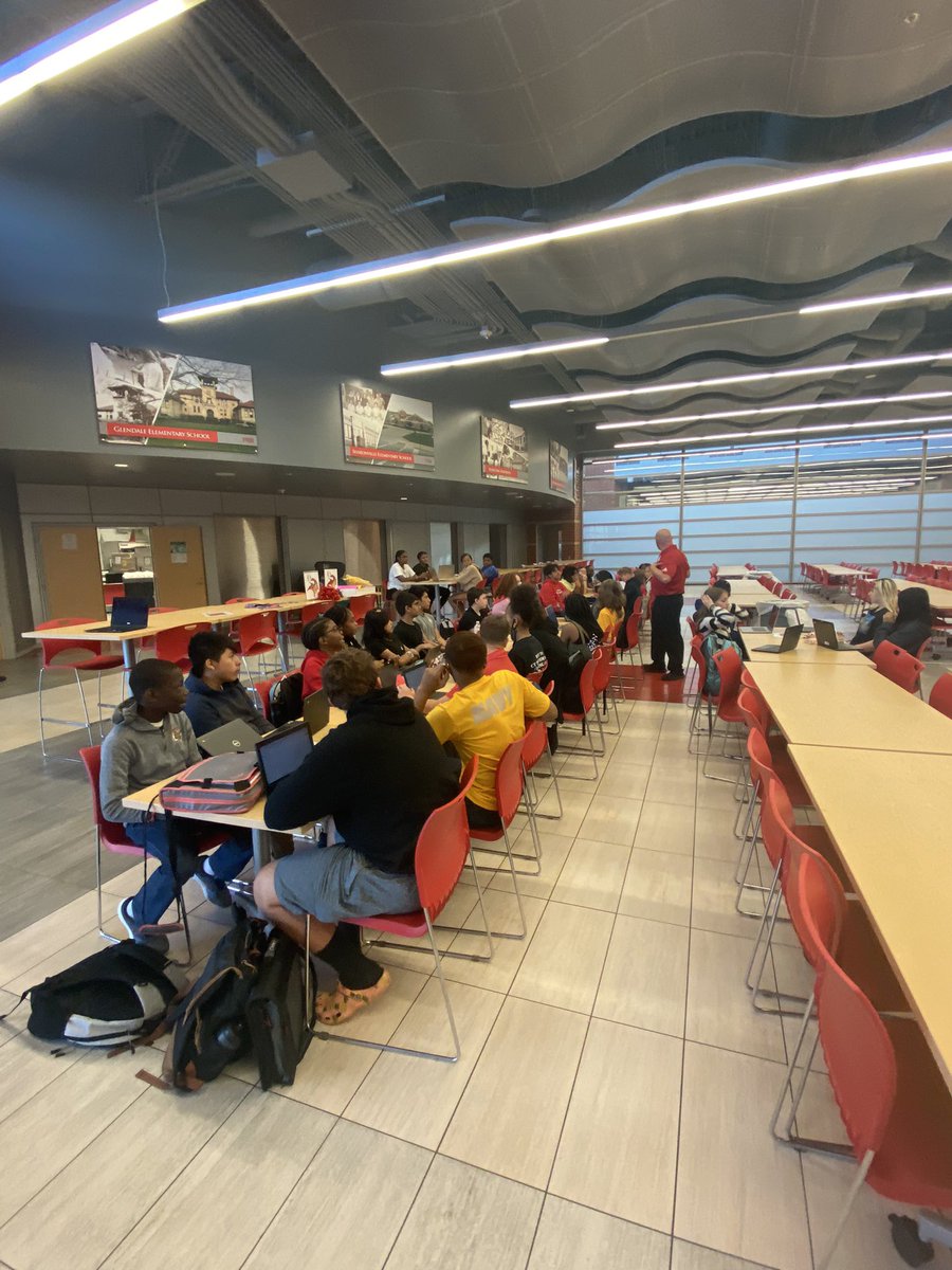 StallworthPCMS's tweet photo. The inaugural meeting of @DrMackzum ‘s PCMS Principial Leadership Council. Finding new ways to accentuate Student Voice and making #DifferenceMakers. @VikingDiffSuper #VikingDiff https://t.co/WKxwIjpVRk