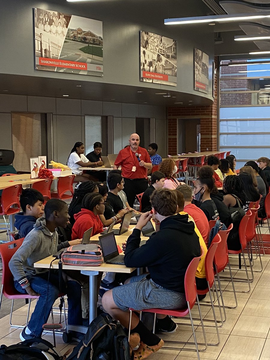 StallworthPCMS's tweet photo. The inaugural meeting of @DrMackzum ‘s PCMS Principial Leadership Council. Finding new ways to accentuate Student Voice and making #DifferenceMakers. @VikingDiffSuper #VikingDiff https://t.co/WKxwIjpVRk