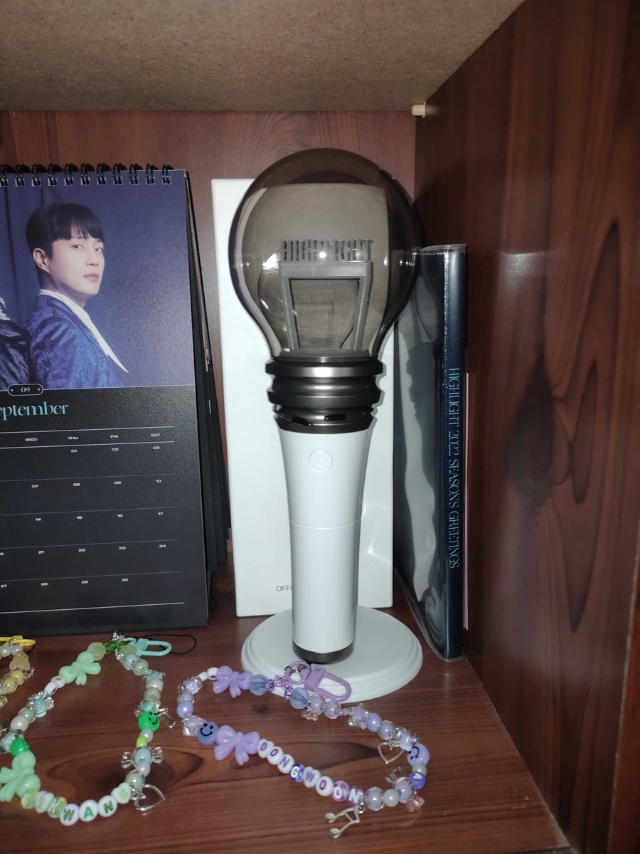 xxibihanbin's tweet image. ✨ HELP RT 🇲🇾 ✨
Let&apos;s make your lightstick extra beautiful with a beads strape 😍
✨ RM 15 each * not inc postage
✨ Can customize any kpop group or name and choose color and beads
✨ Free Gift 
✨ Help rt thank you 🫶🏻🥰💙💛💚💜💙💙💙💙
#PasarKpop #PasarHighlight #PasarWinner