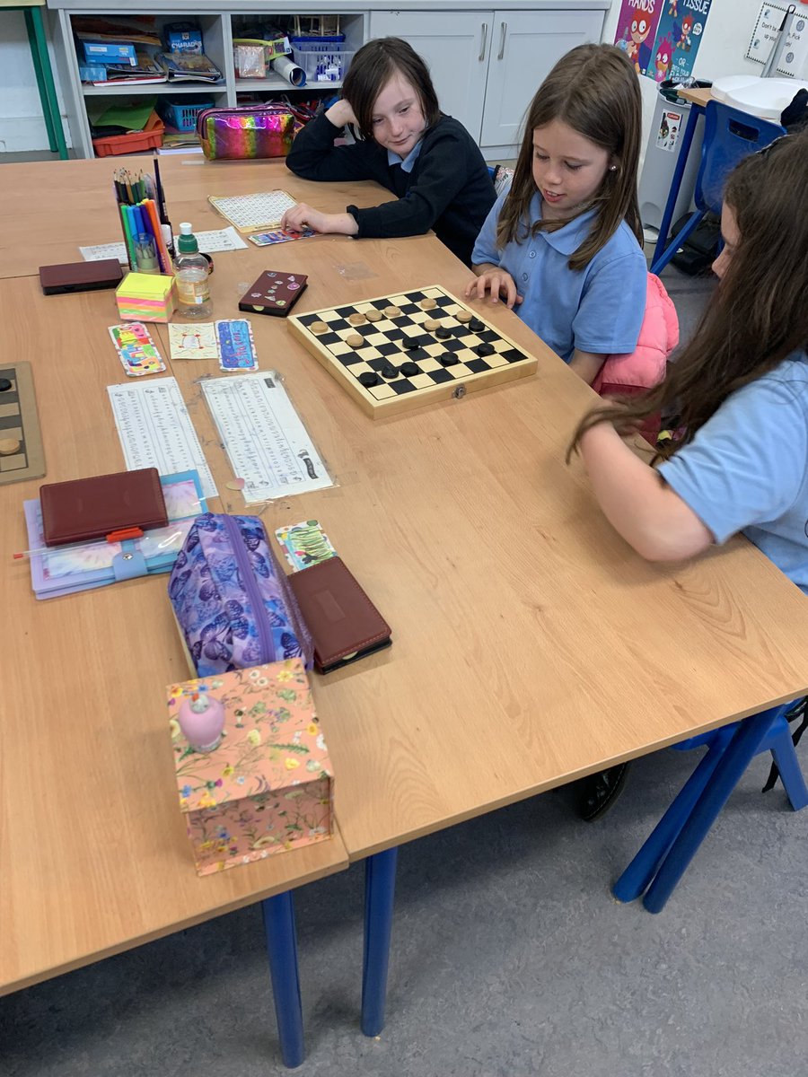 FaughartCNS's tweet photo. Our journey to chess Grandmasters has begun! In Room 3 we focused on the pawn today during our chess lesson with the help of @Ficheall_ie videos! Some interesting tactics on show! ♟♟  #checkmate https://t.co/6dDGBB31Hv