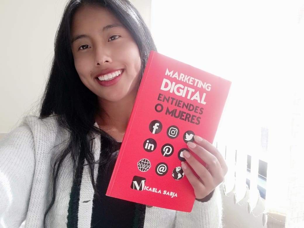 MicaSabja's tweet photo. Aquí están las 2 ganadoras 🥳 del concurso que realizamos en #Summiting de los estudiantes de @UCBLaPaz
#EntiendesOMueres
@KarenMitaLaura @AlaniseMontes https://t.co/rmrHsoKI1n