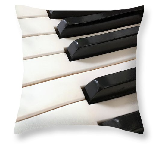 Play piano? #BuyIntoArt, the Throw-Pillow-of-the-Day is "An Octave Plus of Piano Keys." 
Shop Now: bill.pixels.com/featured/an-oc…