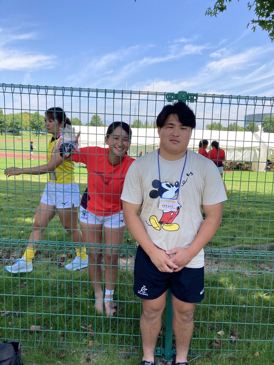 たまに優しいお兄ちゃんですが
みんなの前ではつんつんなんです。
それがこの写真になります👦🏻
