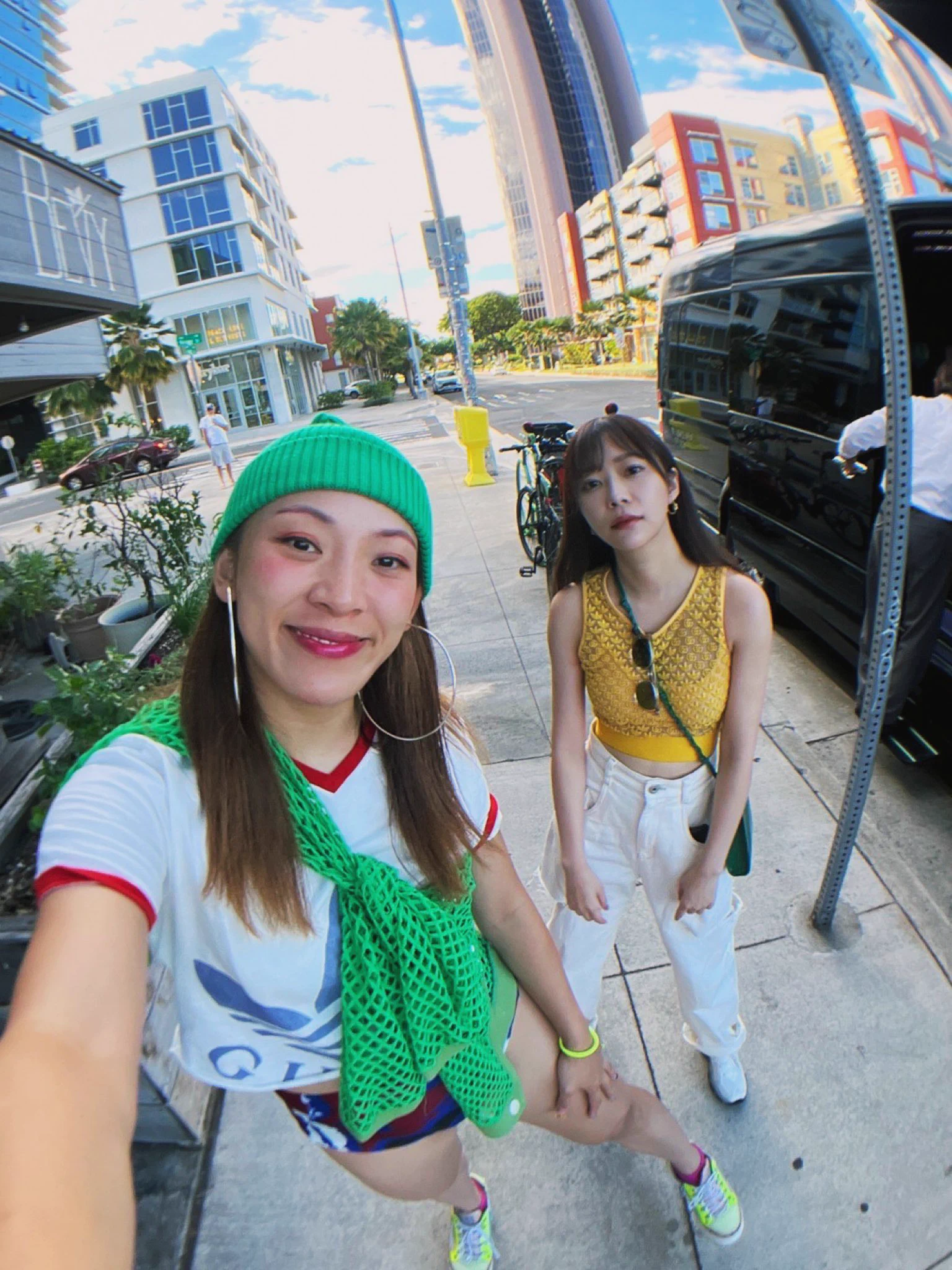 フワちゃんとサッシーがハワイ旅行！とっても楽しそう！