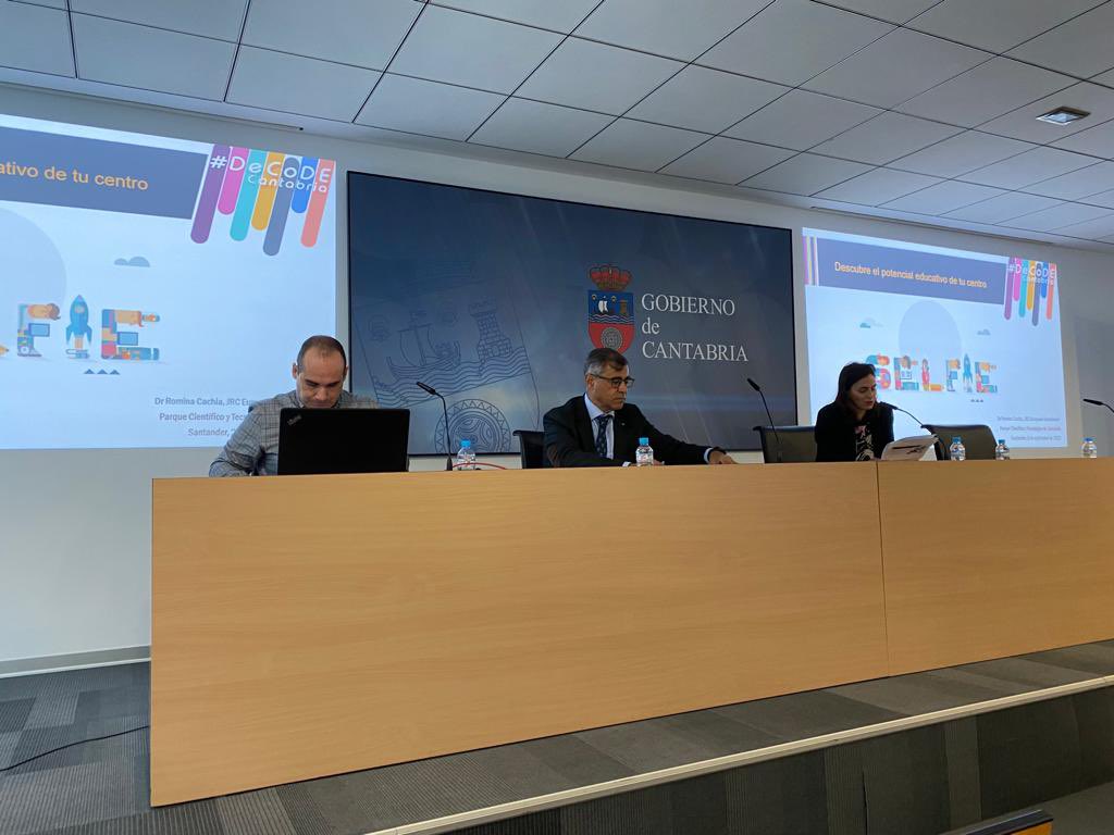 rominacachia's tweet photo. Honoured to open the event with the Consejera de Educacion @LomboMarina to present together with @sirCesarHerrer @isidromj, Daniel &amp; @fransanto how a regional network can improve the digital transformation of schools using @SELFIE_EU to design a #digitalactionplan #decode https://t.co/uQlv5NuBP1