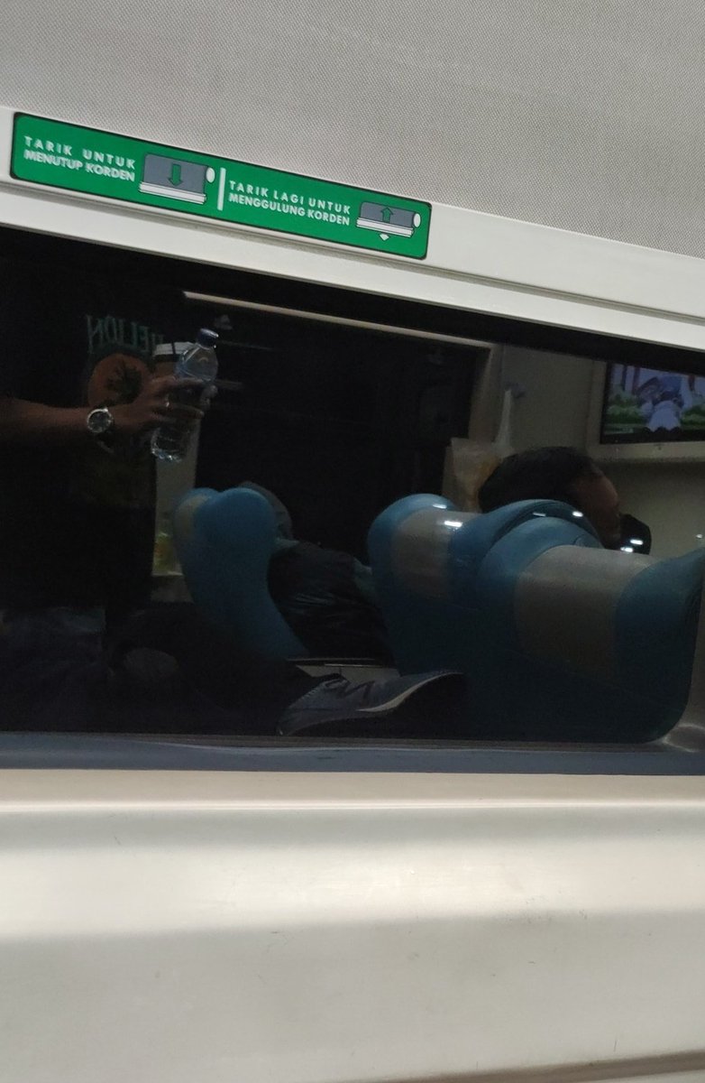 torangkd's tweet photo. Kereta malam, selalu nyaman, ga pernah gagal. https://t.co/q5niGp7O7i