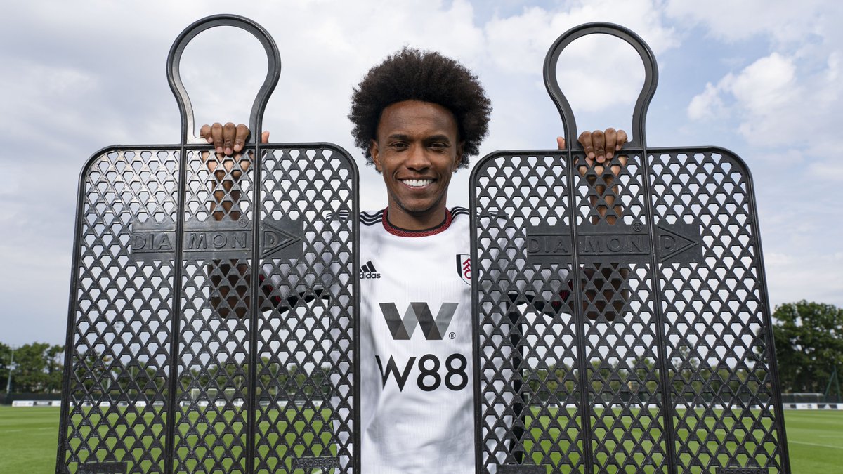 FulhamFC's tweet photo. Marco on Willian: "Willian can add so many good things for us, like his experience. He's a player who wants to come back to the Premier League and challenge himself."

#TOFUL https://t.co/MHwF3uxe2C