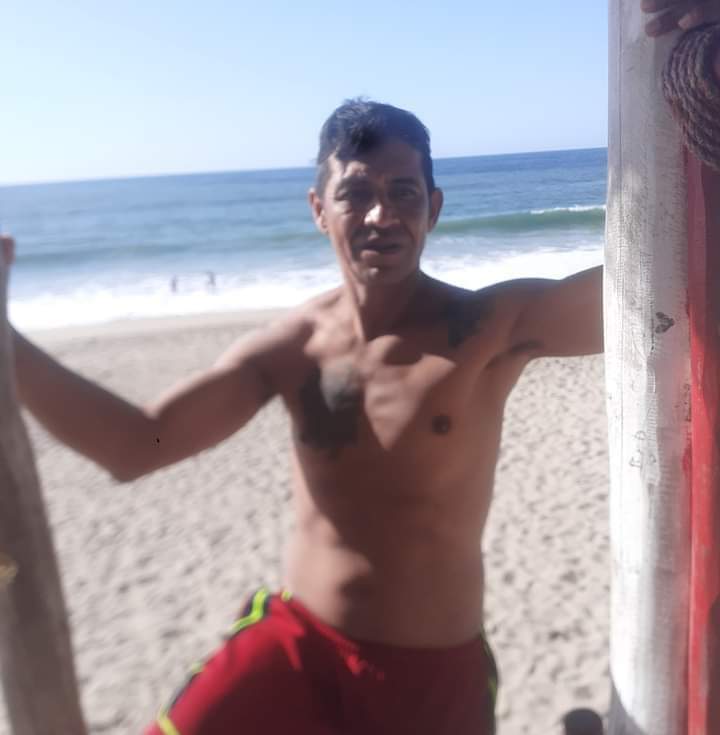 MonnValencia's tweet photo. SE BUSCA. 
SE LLAMA Gerardo Alejo  Y NO SABEN NADA DE Él, MANEJA UN TAXI Aveo BLANCO CON ROSA SI LO LLEGAS A VER FAVOR DE LLAMAR  AL TEL. 5557898061, LA ÚLTIMA VEZ QUE LO VIERON FUE EN LA COLONIA Morelos.
RT Por favor.
#SeBusca https://t.co/hU6VdMCA6d