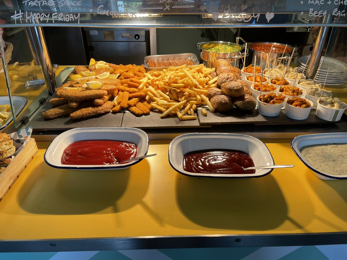 OABrightstowe's tweet photo. Absolutely delighted to be partnered with Clever Chef to provide our students with delicious food ���� https://t.co/s3NzOHHp2a