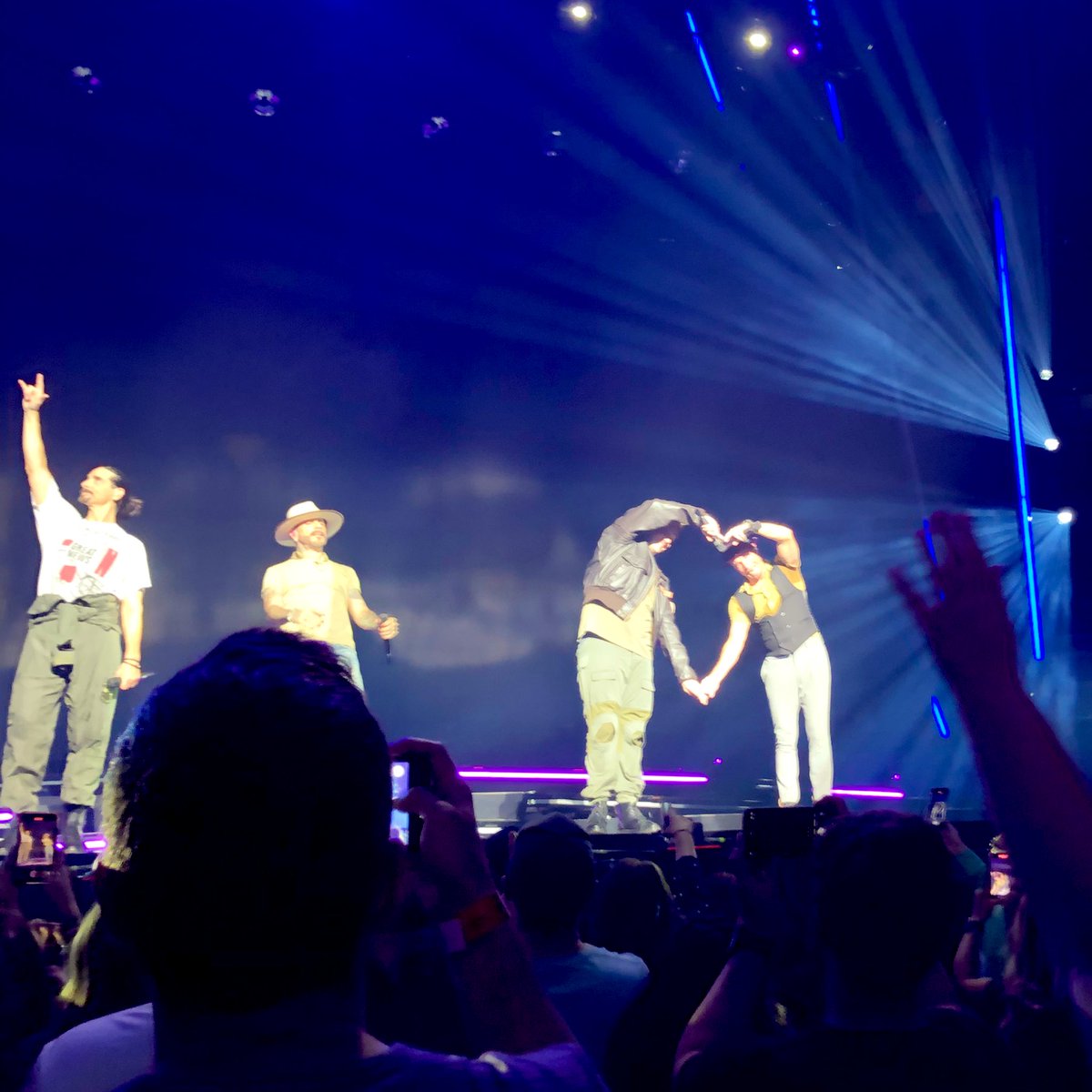 favouritecylon's tweet photo. The DNA Circle was worth every penny 🥹💖 @backstreetboys #BackstreetsBack  Yes, I touched hands with @howied 🥰 https://t.co/4x4pJXN9qT