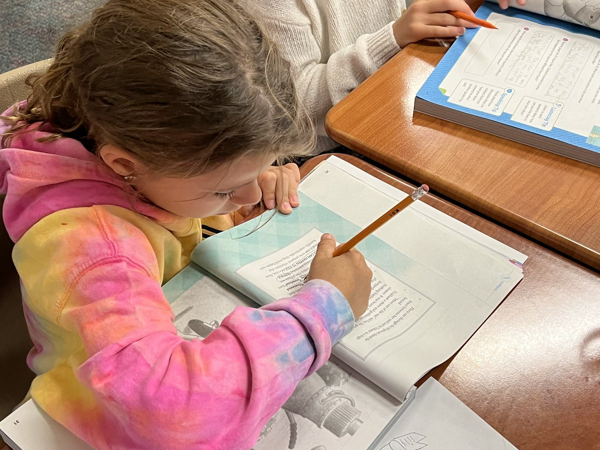 MrsMack4TCE's tweet photo. Collaborative discussion and text feature hunt this morning through our story we have annoyed and studied all week!! #TCEcardinals #HMHintoreading #engagedreaders https://t.co/5R5LTIDxpe