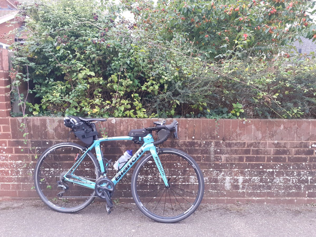 CB_cycles's tweet photo. Took the bike for a test ride before tomorrow's audax to check its working OK. Its not.
My left shifter is hit or miss when I try to shift into the small ring. Has anyone else had this problem with Ultegra?
It's just had all new cables fitted #ukcyclechat #cycling #bikeproblems https://t.co/XnisQLglyL