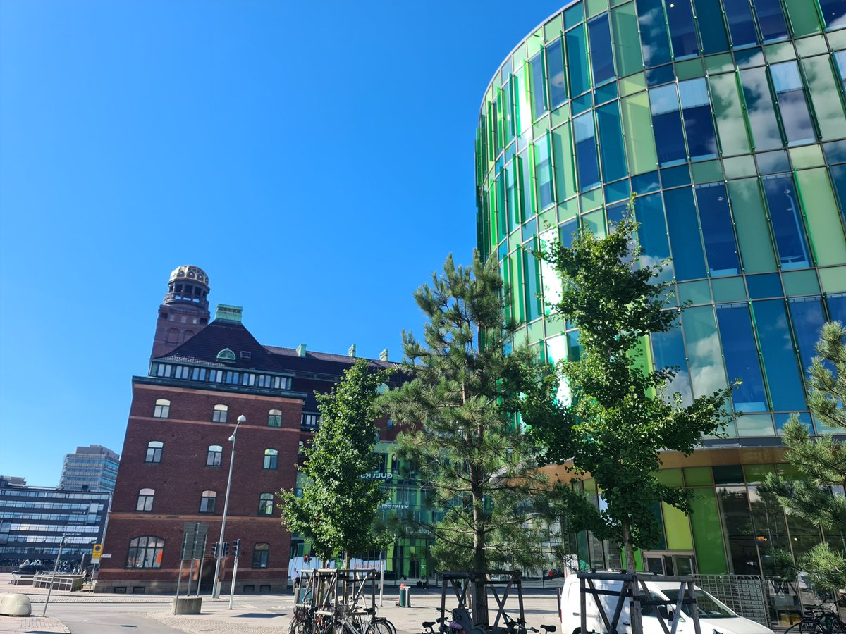 johanbraw's tweet photo. Malmö, Bobergs posthus och Kanozis glasvas. Givande dag! #fastighet #arkitektur #proptechse #malmö #juridik https://t.co/qiUGFTKPuy