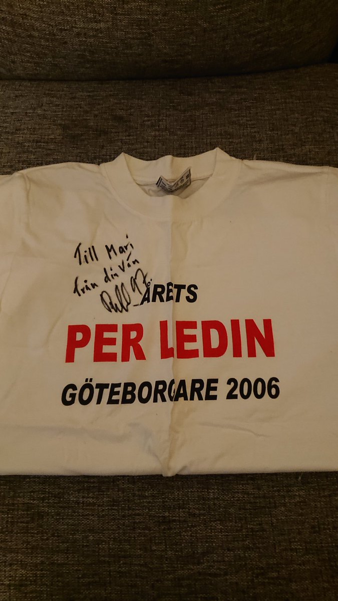 2Mary_j's tweet photo. När man ska rensa &amp; hittar denna T-shirt 😊
Kommer fortsätta att spara denna @PerLedin 😁 https://t.co/SutXghSCzI