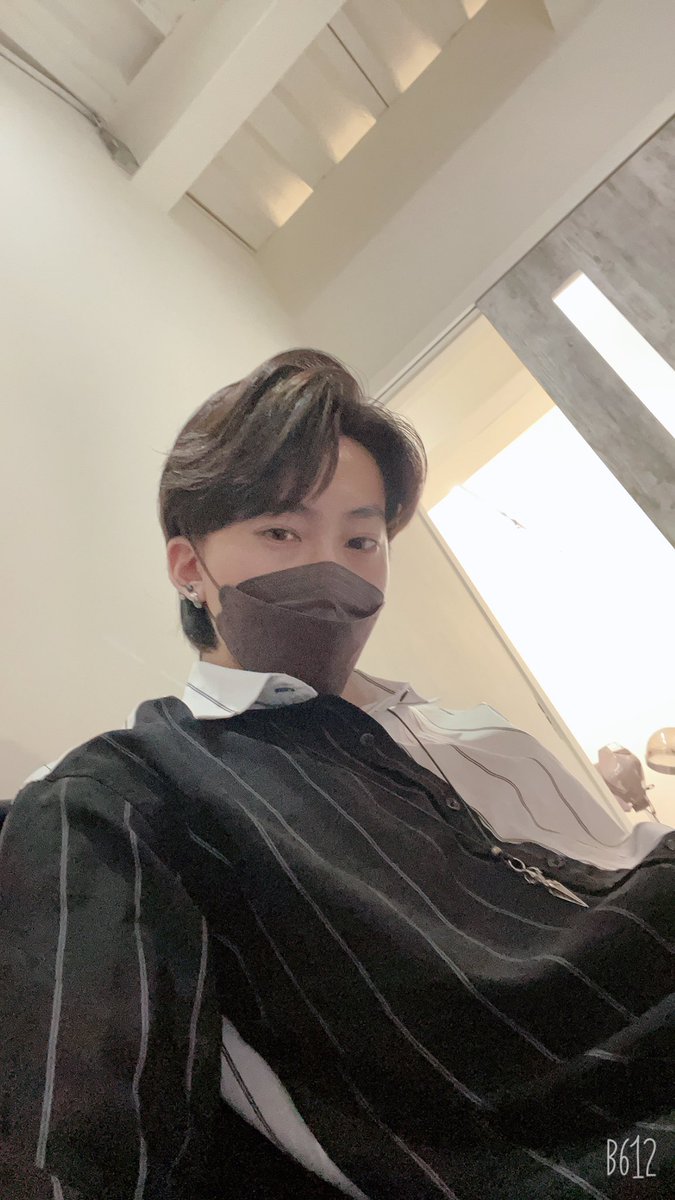 DeanGB4's tweet photo. 下班後真的會很想很想睡～有人願意陪我一起嗎？現在沒有晚點再問😂😂 https://t.co/lgFnnA4zu5