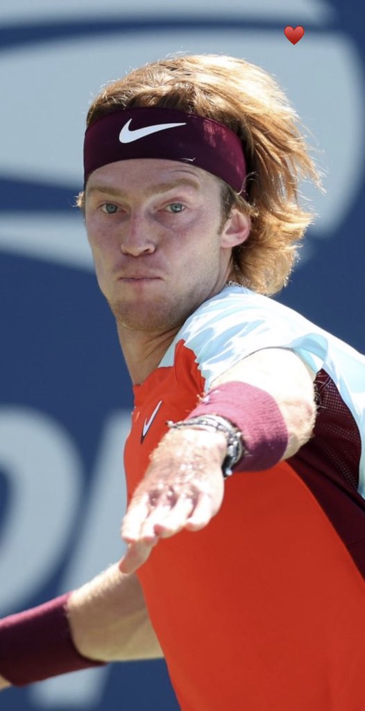DonatellaSweety's tweet photo. Love his stylish hand ♥️♥️ Nobody better than you! All the best dear!!! ♥️🏆🎾🍀 @AndreyRublev97 @usopen https://t.co/71pOBKiijk