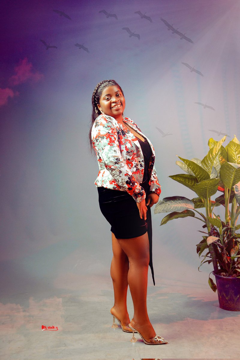 bkstudios237's tweet photo. Happy birthday Doctor Trudy. Shine onโบ๏ธโค๏ธ
#HappyBirthday #love #smile #bkstudios237 #Cameroun https://t.co/YQHx6ikbDp