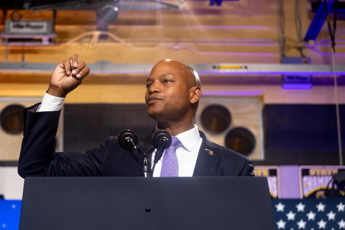 iamwesmoore's tweet photo. People sometimes say to me “You're the first Black Rhodes Scholar in the history of Johns Hopkins University and the ring you wear is from your two-year college?” 

That's right – because it's my foundation. https://t.co/GKtzomG4Mq