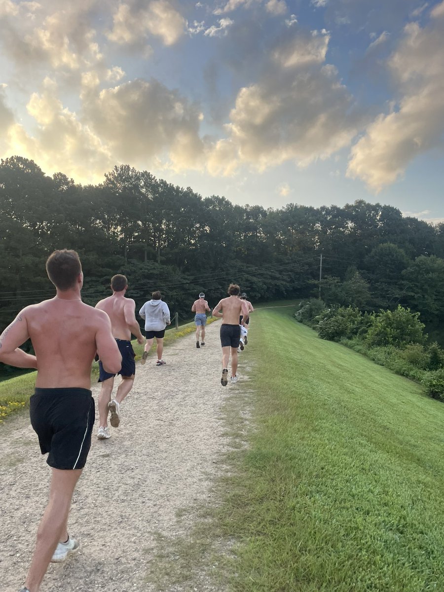 Gpotts_12's tweet photo. A few dogs got let loose a lil bit early this weekend. Murpher of the week goes to Mr. Hardin dude was up at 4 drove two hours and hammered that shit out. Missed our buds Grant, Jeff, and BK #MMFF https://t.co/JV8BCpnZKb