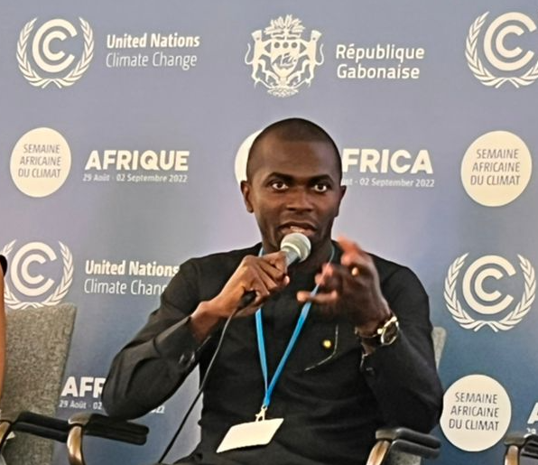 FrancoisGrey's tweet photo. Student Power! #Open17ClimateJustice Challenge presented by @unige_en's @ChiagozieC_Udeh at #AfricaClimateWeek in #Gabon. Already >150 young Africans have pitched their crowdsourced Climate Justice idea. @Crowd4SDG and @UNICEF #Yoma will help turn ideas into reality. @sdgsolspace https://t.co/q6TTYHe5Ln