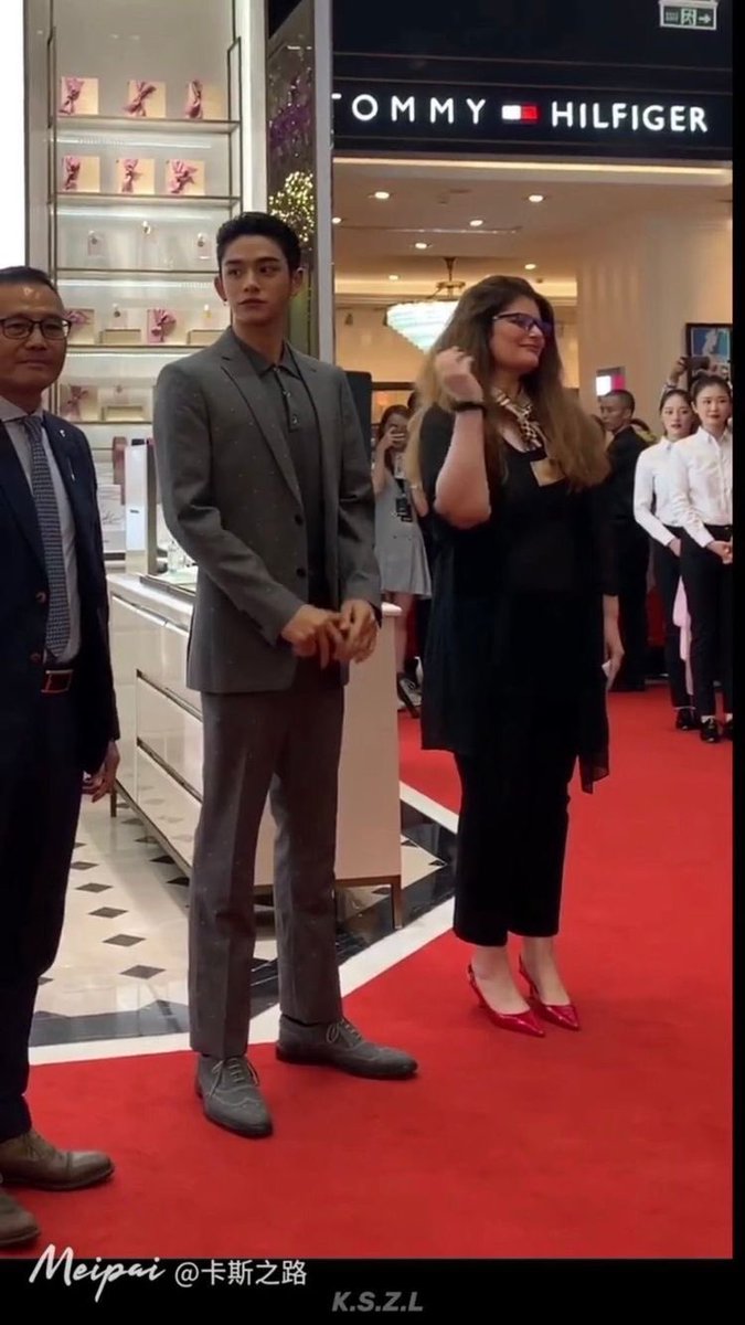 lcspng's tweet photo. Everyday I think about his body proportions like daaaaaaamn God took his time to make this man, everything is perfect 🥹✨ https://t.co/Nz9r8xBqdL