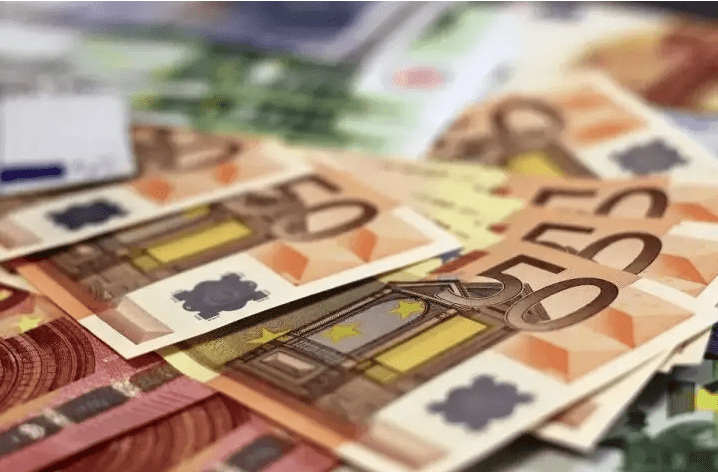 WattPress's tweet photo. EU Inflation continued to accelerate from a high level in August and once again reached a record level. Compared to the same month last year, consumer prices in the euro zone rose by 9.1 percent, according to an initial... https://t.co/z6pH790Vbj

#inflation #EURUSD https://t.co/n08mfiX6vO