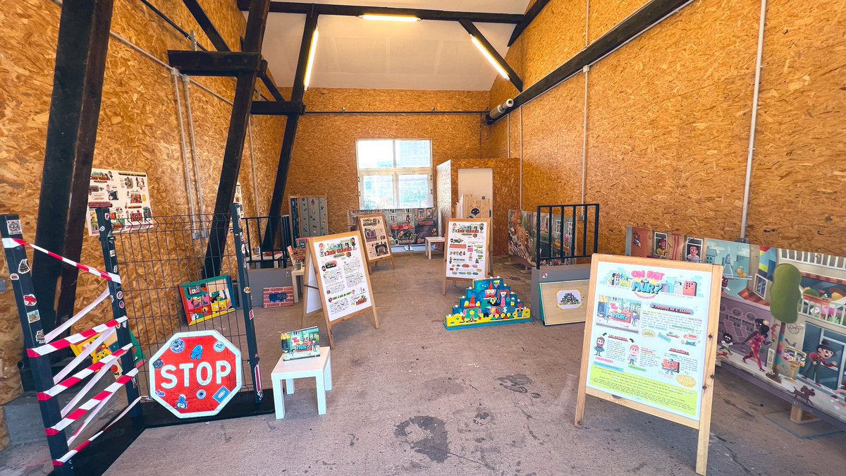 L’exposition #OnFaitLeMur est en place 👍
Vernissage de <a href="/ColorsUrbanArt/">Colors Urban Art</a> à 18h ce soir 🤙
Et on vous attend tout le week-end avec Sébastien Touache pour plonger en famille dans le monde du #streetart ✌️

colors-art.eu