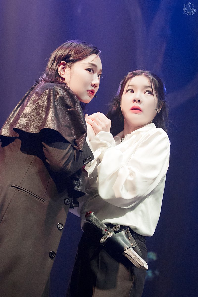 EtaasP's tweet photo. 220901  V 에버 애프터

샤이너 #황한나 
레미 #홍미금

[프란체스를 생각하면] https://t.co/BzeLsZcKPt