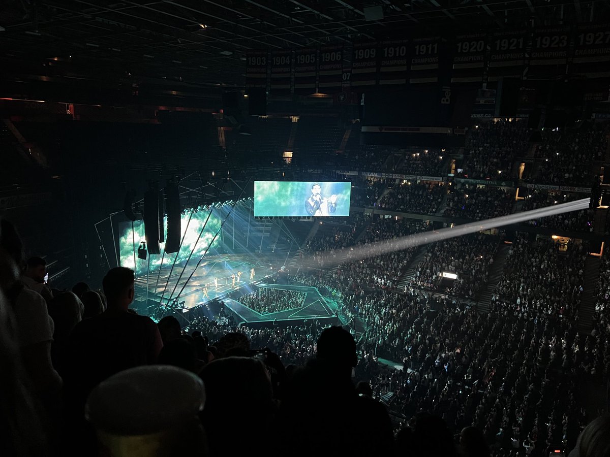 rodeoblue's tweet photo. If you told me in middle school that I’d be excited about going to a Backstreet Boys concert 25 years later, I’d have so many questions. https://t.co/k8t90CBsMx