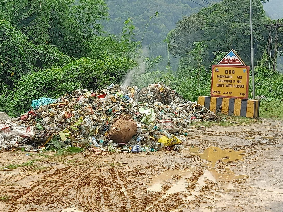 What's the best solution to the growing mountains of plastic wastes in our pristine hilly state?
@PemaKhanduBJP @ChownaMeinBJP @tongamrina @kenterjoya  @NabamtukiAP @Mutchu4 @ninong_erring @nyamarkarbak #SwachhBharat #solidwastes #plastics #environmentpollution #moefgoi
