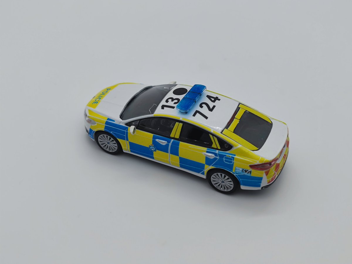 blue_code3's tweet image. 1/43 West Yorkshire Police Learning &amp;amp; Development Ford Mondeo #724