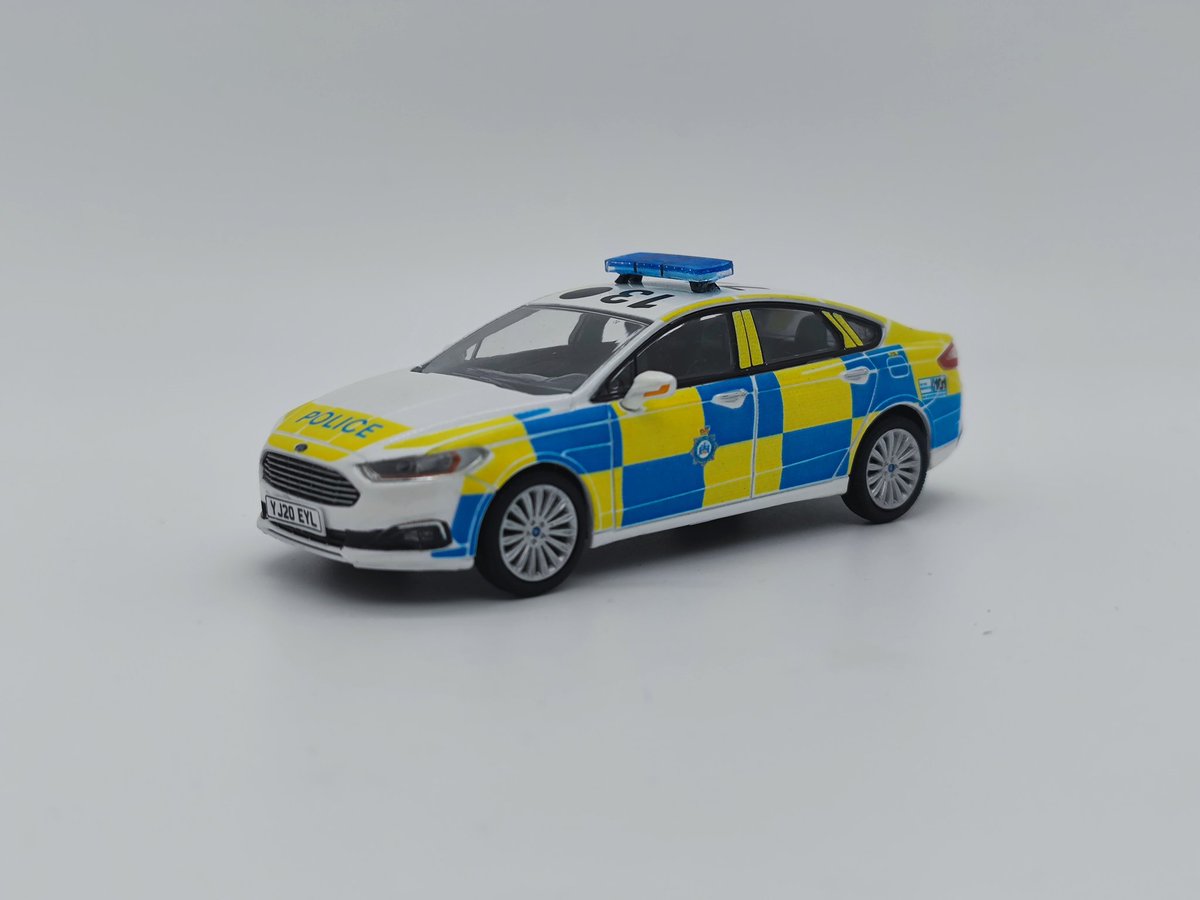 blue_code3's tweet image. 1/43 West Yorkshire Police Learning &amp;amp; Development Ford Mondeo #724