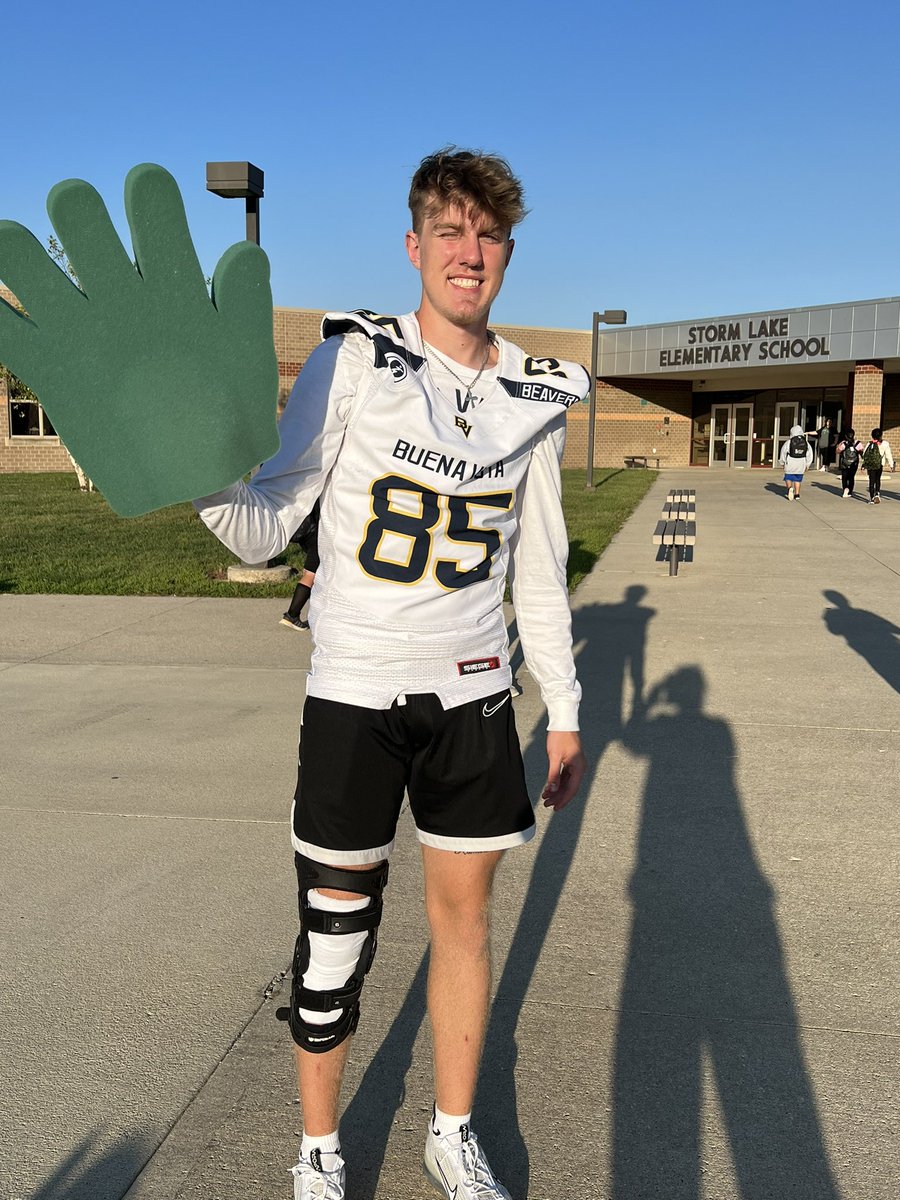 <a href="/StormLakeCSD/">Storm Lake CSD</a> <a href="/BeauBoeckman/">Beau Boeckman</a> is here for High Five Friday with the Beaver FB team! <a href="/BVUFootball/">Beaver Football</a>