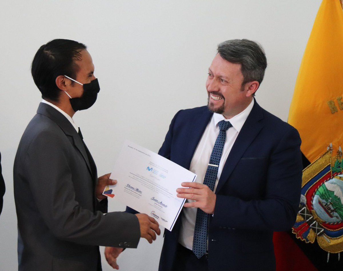 vmaino's tweet photo. La conectividad genera oportunidades.

Junto a @FTMovistarEc graduamos a más de 600 personas de la plataforma #ConectaEmpleo. En @Telecom_Ec impulsamos las competencias digitales del 🇪🇨, en temas de empleabilidad, emprendimiento e innovación educativa. https://t.co/S1Vc6ZzcdA