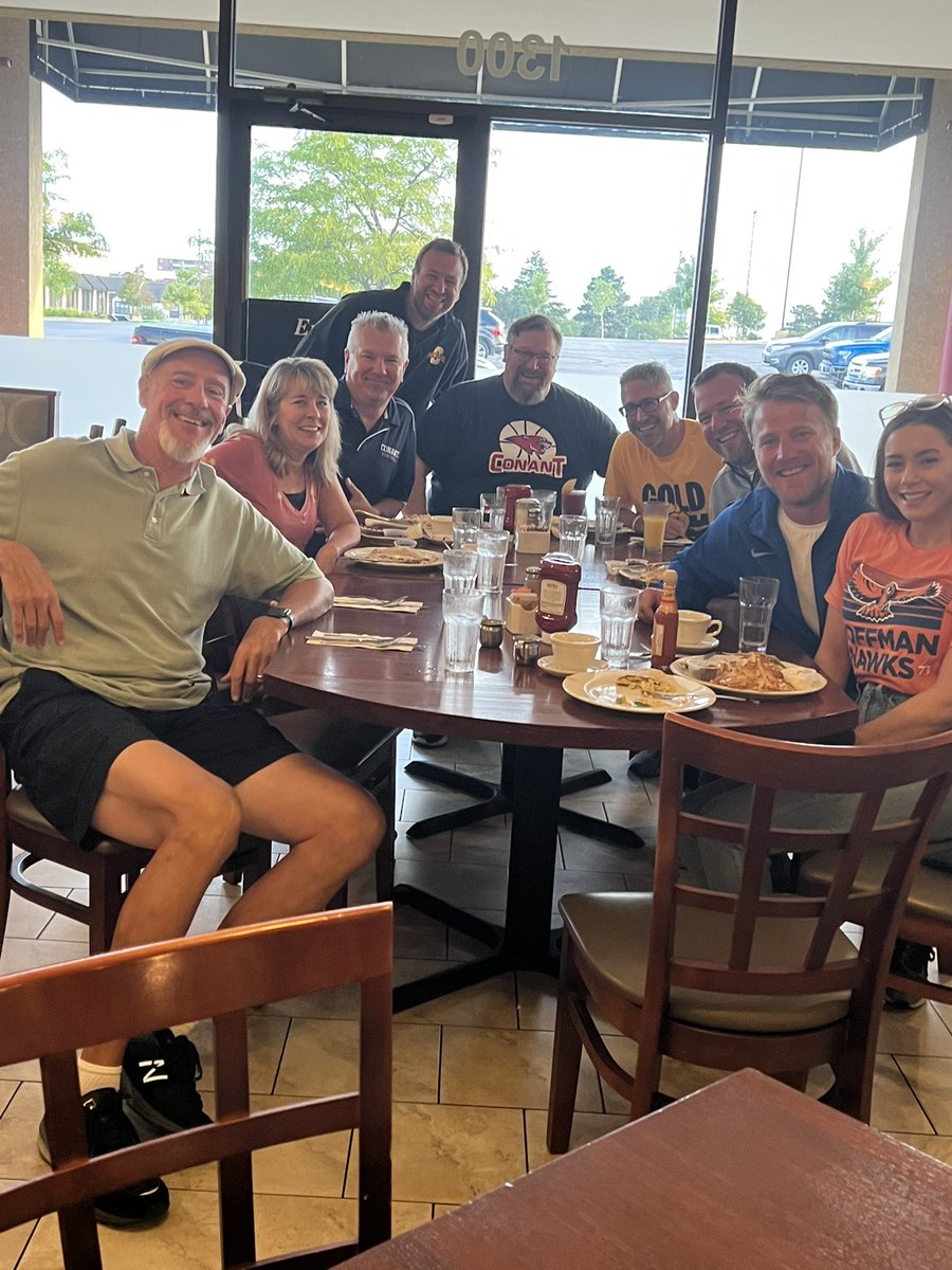Even though I bleed orange &amp; blue…<a href="/ConantCougars/">Conant High School</a> has their famous saying “once a cougar, always a cougar”

This special group plus many, many more from there have made a huge impact on my life and continue to make those words, actions!

#BreakfastForPauley #GameDay
