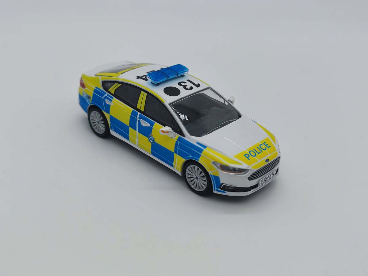blue_code3's tweet image. 1/43 West Yorkshire Police Learning &amp;amp; Development Ford Mondeo #724