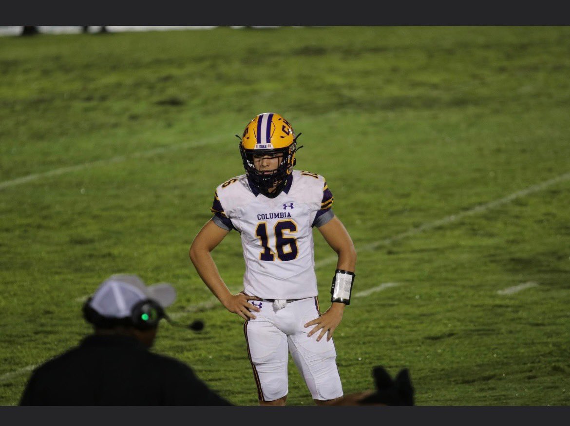 NFl_Recruits's tweet photo. Coaches,
2024 QB @UmsteadEvan 
5’10 170lb
40: 4.6 
https://t.co/mM3sMypdNY https://t.co/srvf1ekJOx