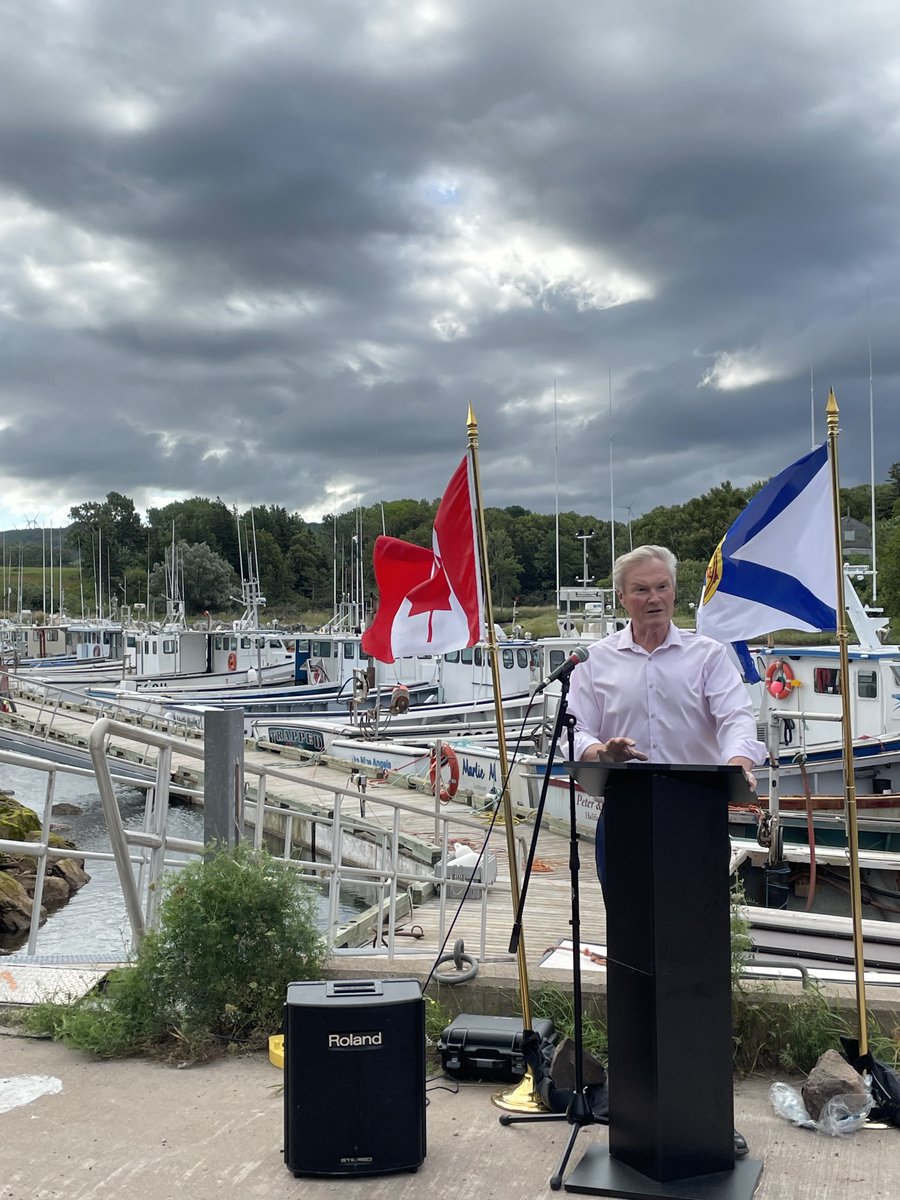 NSFisheries's tweet photo. 'Twas a windy morning in Lismore, where we joined  @DFO_MAR to announce a $400k+ investment that will help ensure the Nova Scotia seafood enjoyed by millions around the world meets our high expectation for quality.  https://t.co/kRu8F7zefe https://t.co/uPPo3VmV5K