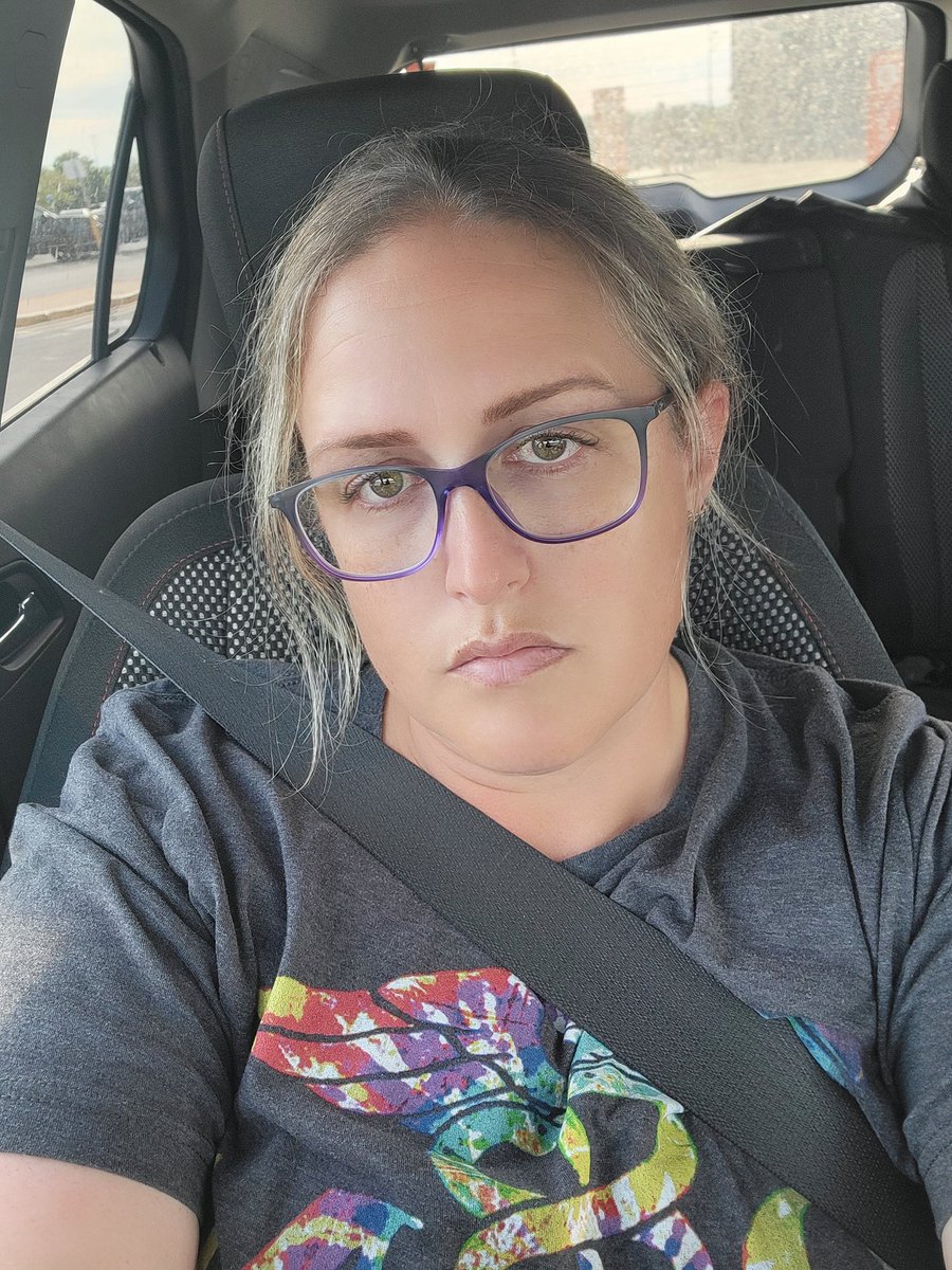 Rexie_Rex_'s tweet photo. This is the face of a tired travel night nurse after 13 hrs and very little makeup. This is also the face of someone who works their ass off and wants a '23 Bronco, but doesn't want the payment to be car broke. Im mad. #level1trauma #travelnurselife https://t.co/hMDxMI0Evg