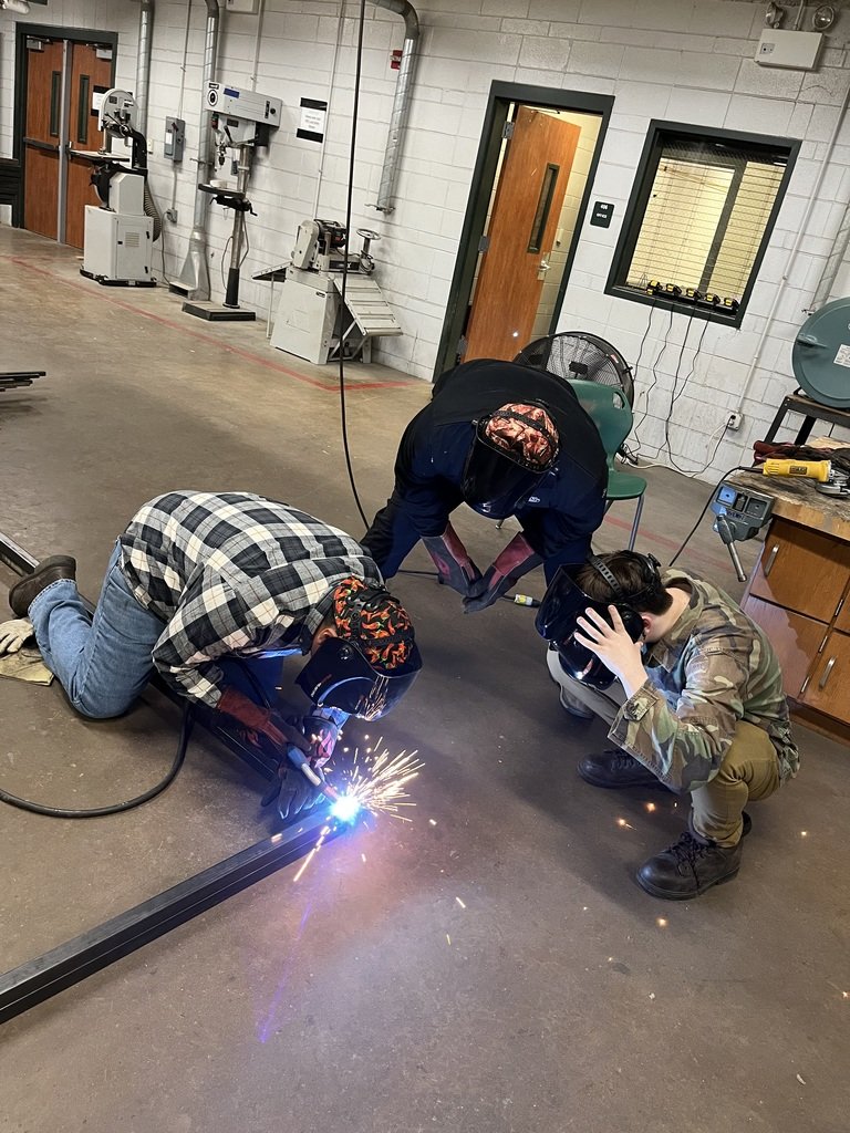 DesotoParish's tweet photo. MHS Welding students have graduated from classroom instruction to the lab. By the end of this semester they will able to cut metal with Oxy-Fuel and Plasma, Arc Gouge, complete 1F-4F and 1G-4G welds and practice other welding processes. #FindYourWayFriday https://t.co/y0riGhVzEU