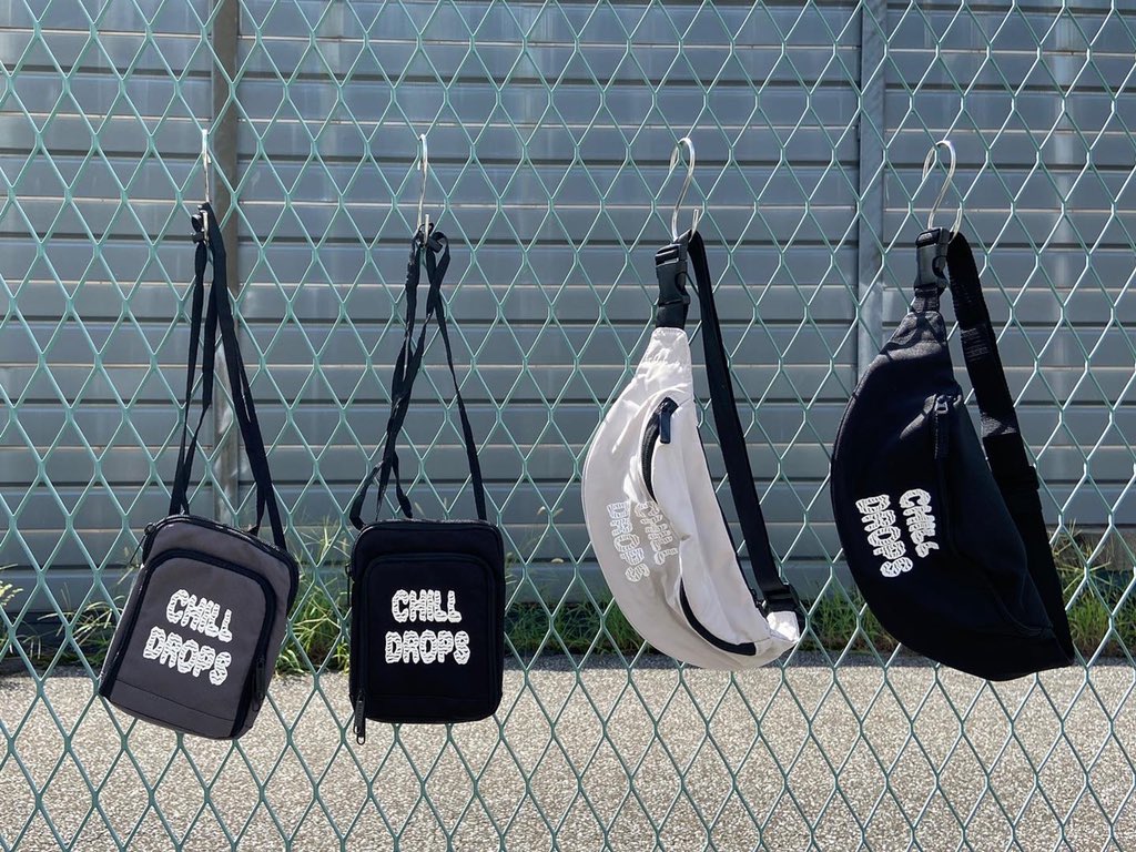 RYU59's tweet photo. Ryusuke Kawamotoソログッズ明日9/3(土)夜の20:00から通販開始予定です。
・Travel Wallet
・Belt Bag
は数が少数の為、お1人様1点のみでお願いします。
使い勝手も見た目も良くて、自分も欲しいー(о´∀`о)
https://t.co/vvRRrcTNJ9
#ryusukekawamoto #loops #chlldrops #champion #bagbase https://t.co/nRiINMZTFF