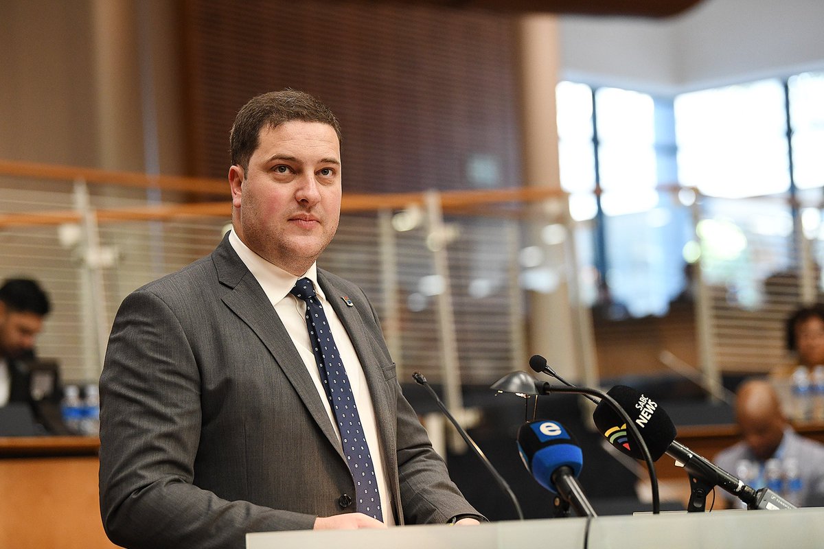 Our fight is with criminals, not politicians. Our offer of help to the SAPS stands as we can do so much more together to fight crime.

The Minister has the power to devolve #MorePolicingPower now, without any constitutional amendment and it must be done.

tinyurl.com/yckh7wfj