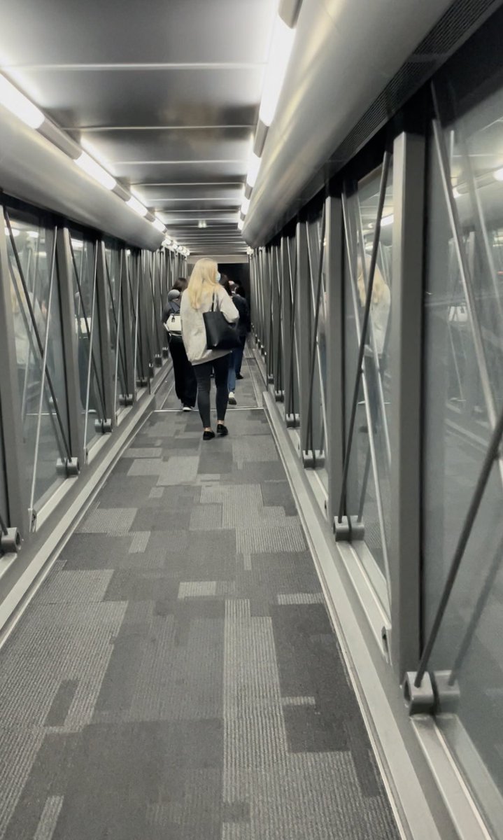 mayyavawda_'s tweet photo. Your life gets 100x better when you walk through this passage https://t.co/yuBsZQ5QU7