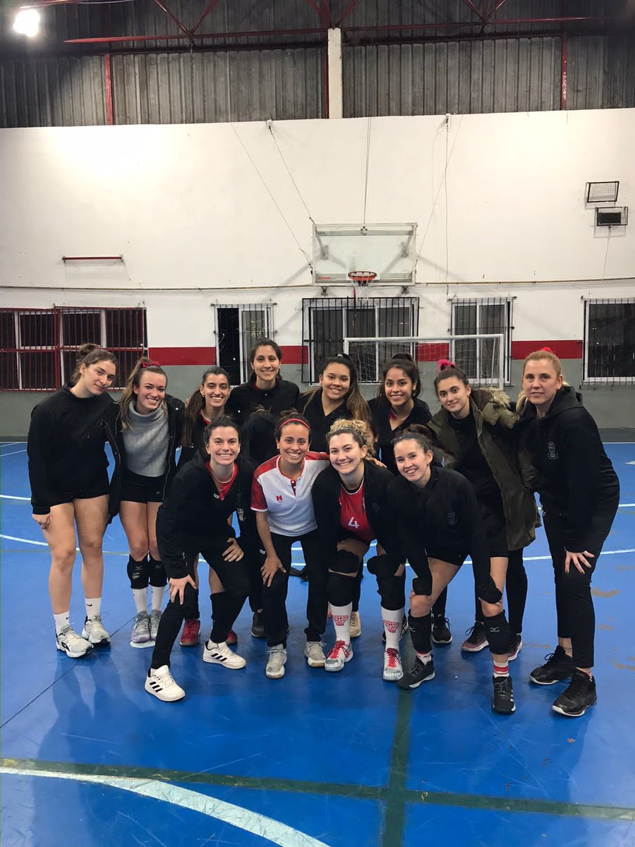 huracandeportes's tweet photo. #Huracán 🎈 #Vóley

GANARON LAS QUEMERAS 💪🏼

🏐Este jueves 1/9, la Primera del Femenino del Globo venció 3-1 a #AFALP por la #Fecha9 por la Zona Ascenso del Torneo Metropolitano de Tercera, en la Sede Social. https://t.co/QSA6d6c3n2