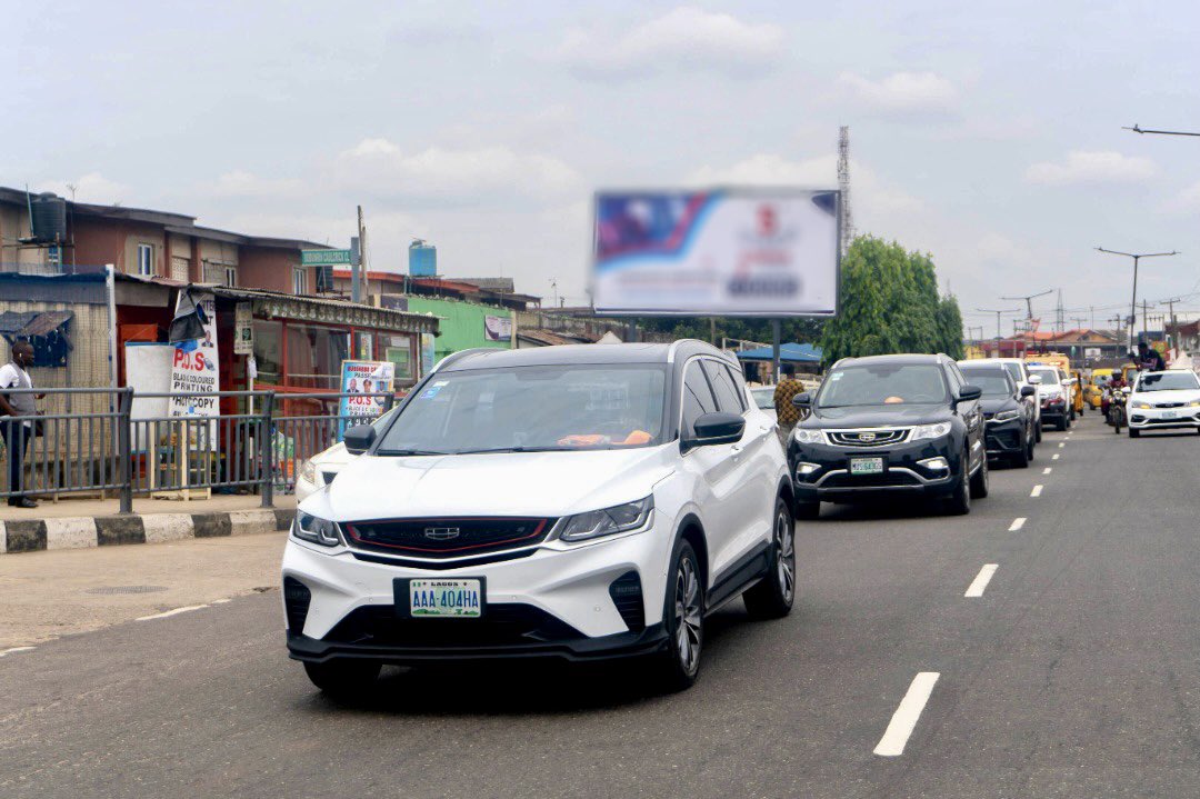 GeelyNigeria's tweet photo. A few weeks ago, Mikano Motors partnered with Lagos State Traffic Management Authority (LASTMA) and the Durojaiye Relief Foundation to sensitise the general public about the importance of applying safety measures when driving on the road. https://t.co/t0FFB5TJQa
