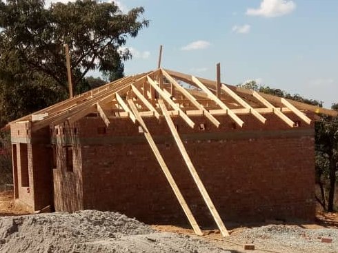 CoslicConstruc2's tweet image. #transformations #construction #constructionindustry #LetsMakeGreatThingsHappen #HarareZimbabwe
Day 23 - 27: Stage 12: Roof Structure in collaboration with @thebuildersjoint-COMPLETE! Stage 13: Beam Filling-COMPLETE! Stage 14: Roof Covering-COMPLETE! Boom shell structure done!